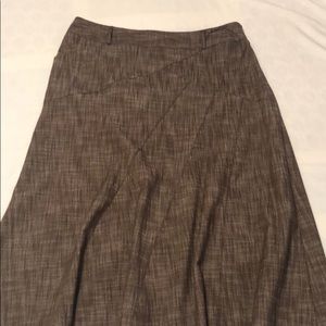 Brown skirt, nice fit.